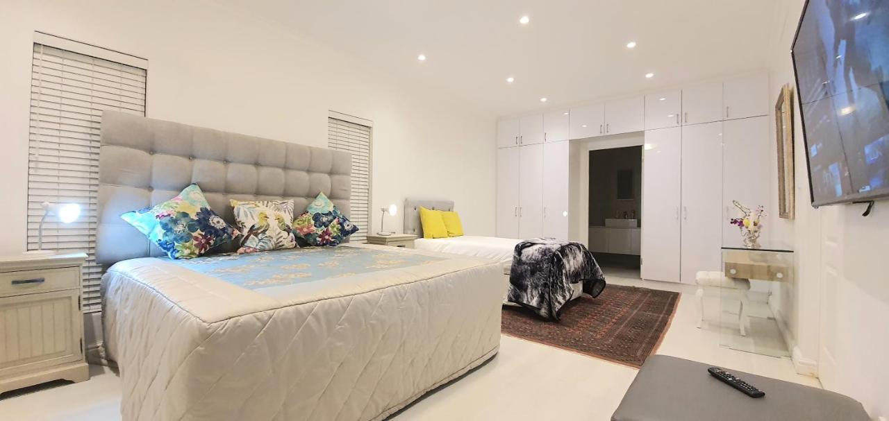 Villa Parisienne Modern Guest House Cape Town Exterior photo